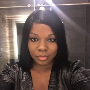 Meet your Posher, Ebony